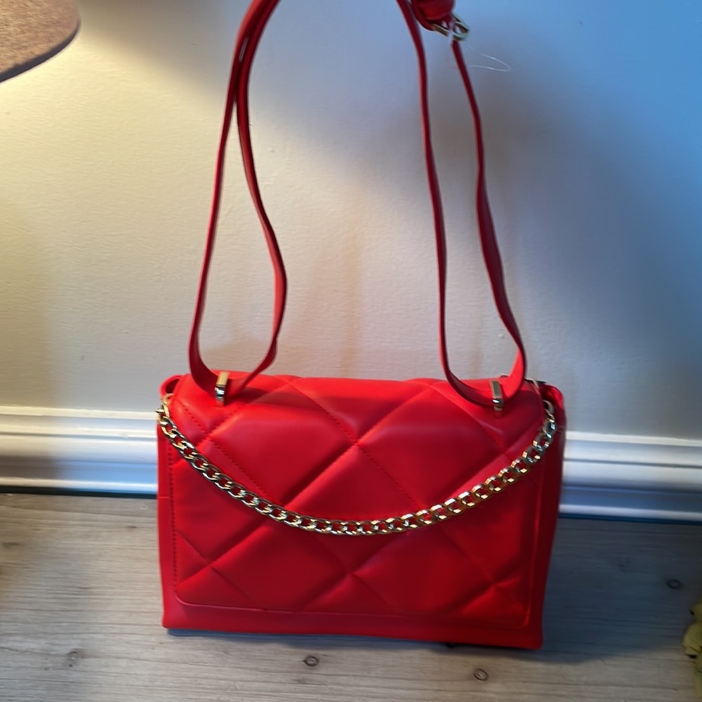 NWT A New Day Shoulder to Crossbody Quilted Red with Gold Chain Detail Bag - Picture 11 of 16